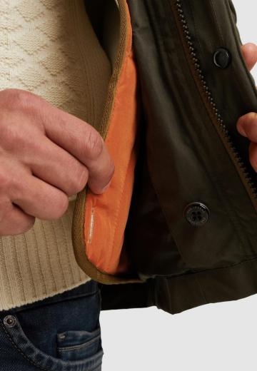 Зимняя куртка