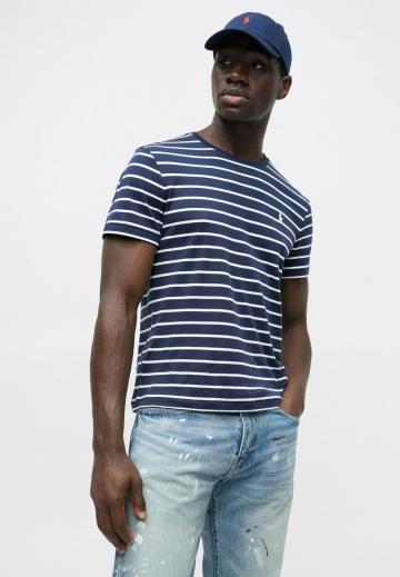 Узкие джинсы