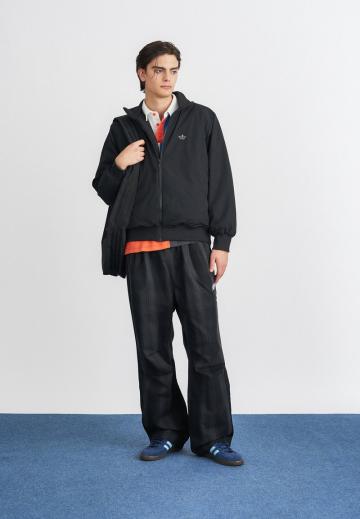 Куртка бомбер