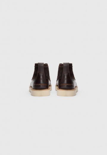 Ботинки на шнуровке