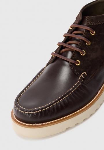 Ботинки на шнуровке