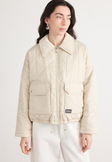 Куртка с накладнымит карманами