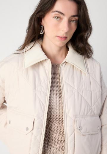 Куртка с накладнымит карманами