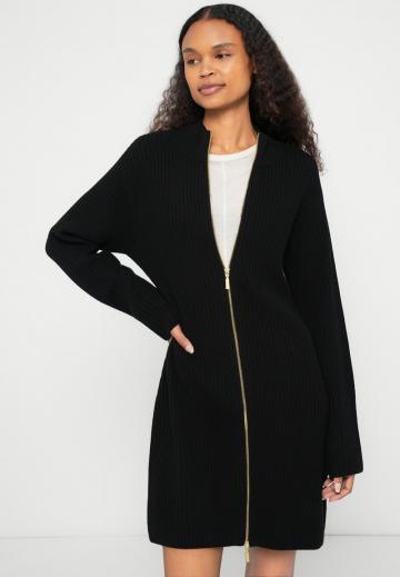 Вязаное платье