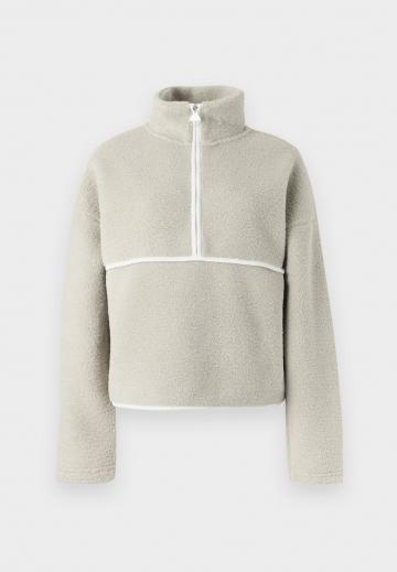 Флисовая куртка