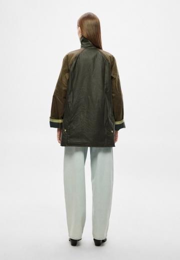 Короткое пальто