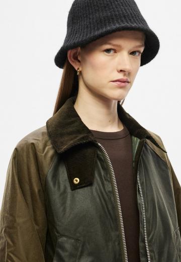 Короткое пальто