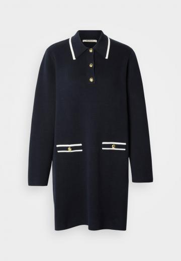 Вязаное платье