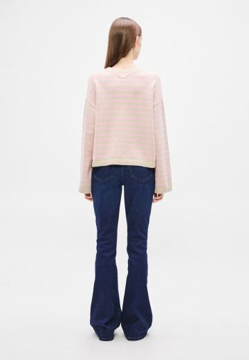 Пуловер в полоску