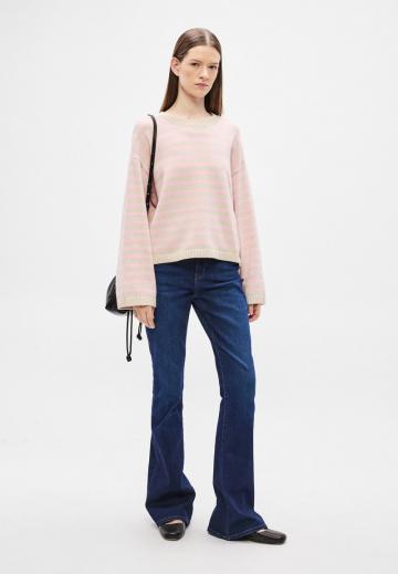 Пуловер в полоску