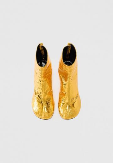 Высокие сапоги