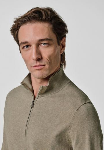 Вязаная кофта