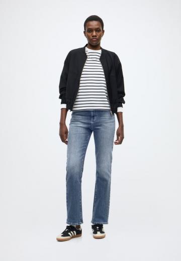 Прямые джинсы