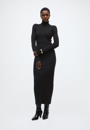 Вязаное платье