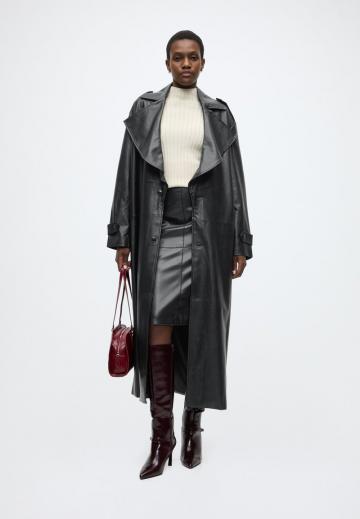 Пальто из искусственной кожи