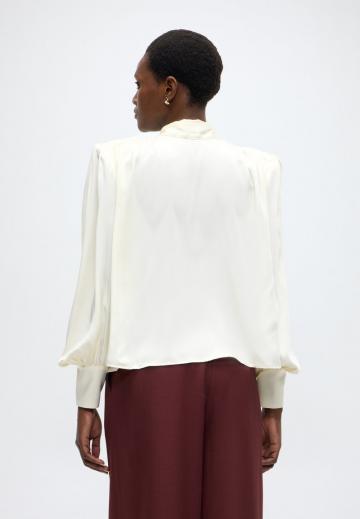 Атласная блузка