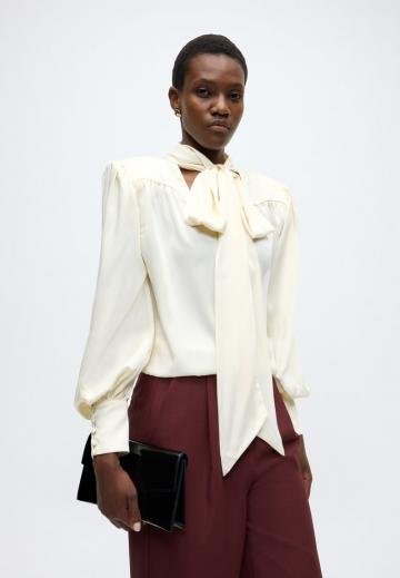 Атласная блузка