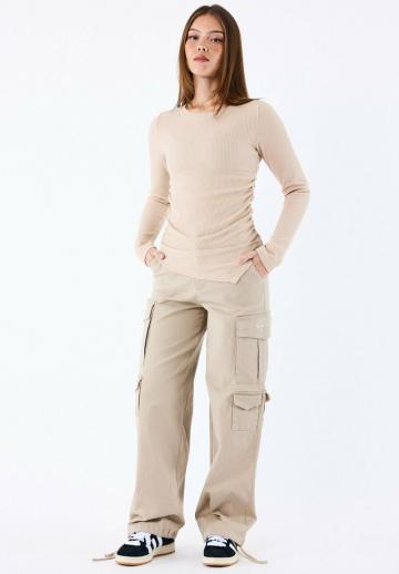 Брюки с накладными карманами