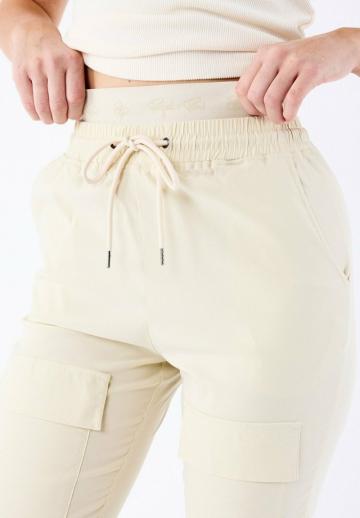 Брюки с накладными карманами