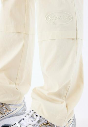 Брюки с накладными карманами