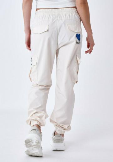 Брюки с накладными карманами