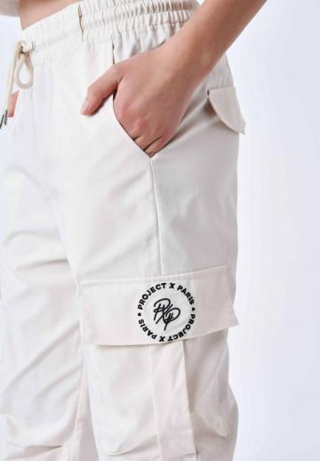 Брюки с накладными карманами