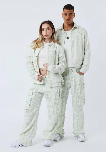 Брюки с накладными карманами