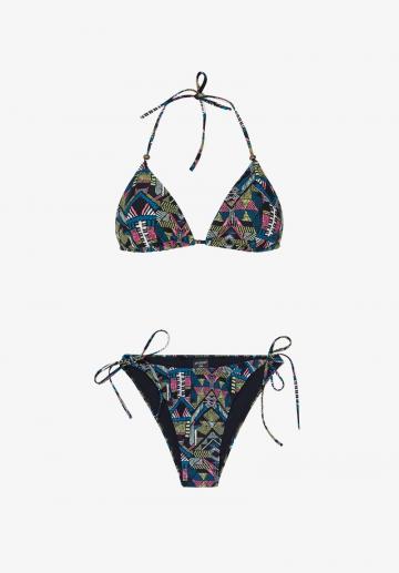 Треугольное бикини