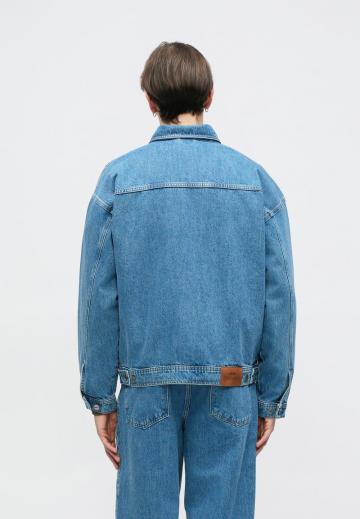 Джинсовая куртка