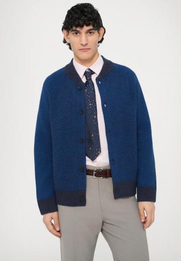 Вязаная кофта