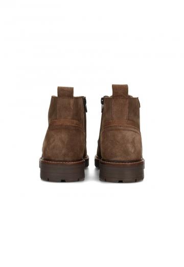 Ботинки на шнуровке