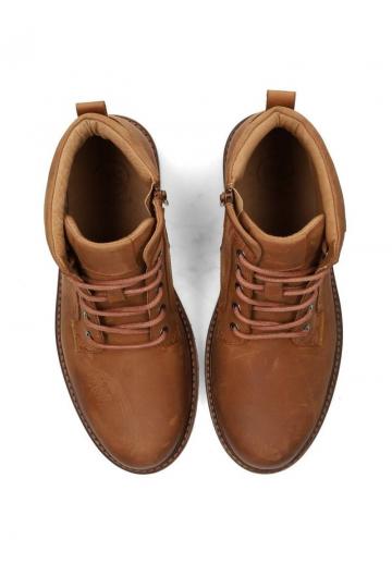 Ботинки на шнуровке