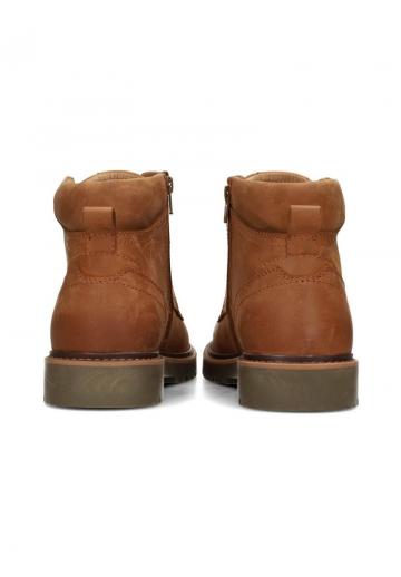 Ботинки на шнуровке