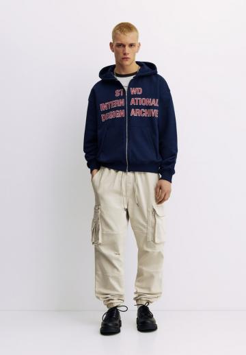 Брюки с накладными карманами