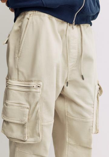 Брюки с накладными карманами