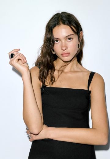 Платье футляр