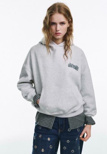 Пуловер с капюшоном