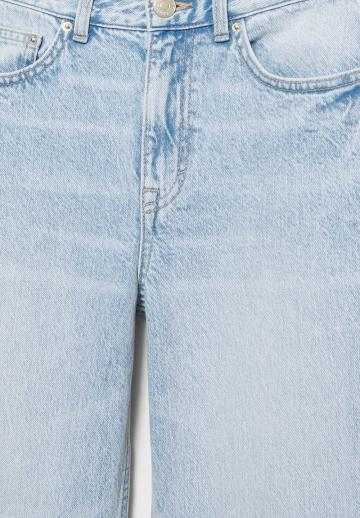 Прямые джинсы