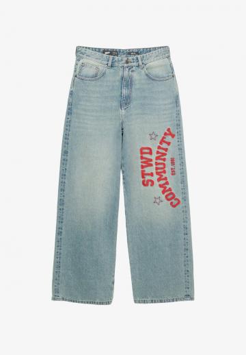 Прямые джинсы