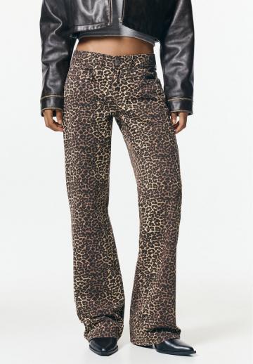 Прямые джинсы