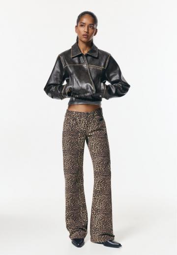 Прямые джинсы