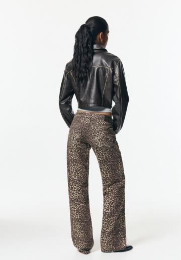 Прямые джинсы