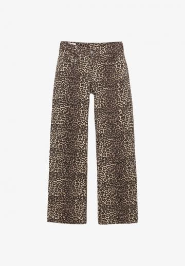 Прямые джинсы