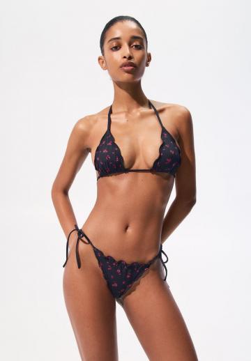 Треугольное бикини