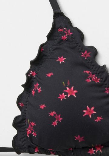 Треугольное бикини