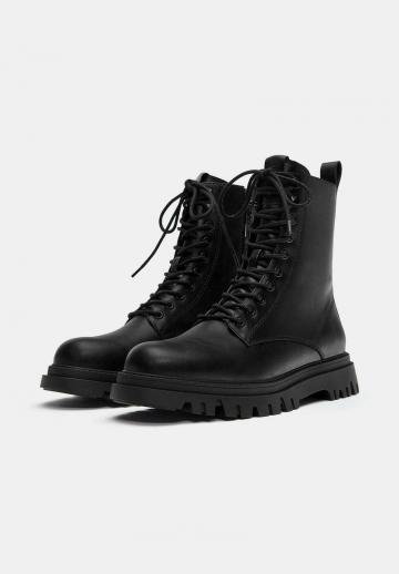Ботинки на шнуровке