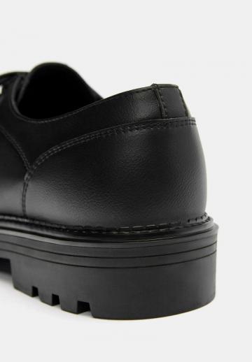 Ботинки на шнуровке