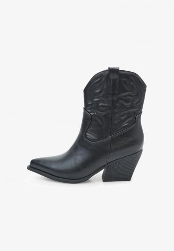 Ковбойские сапоги