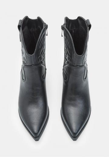 Ковбойские сапоги