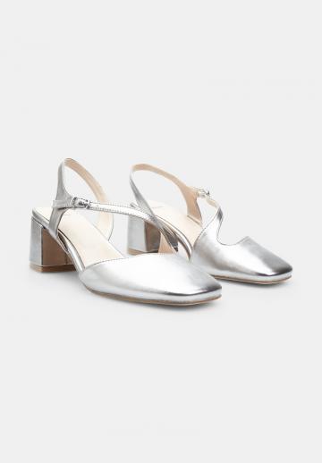 Туфли с ремешком